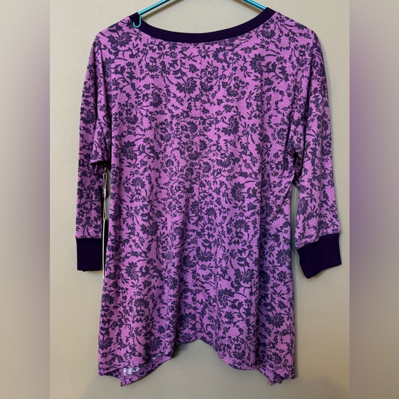 ⚽️ LuLaRoe Cozy Kate 3/4 Sleeve Sharkbite T, XS, NWT - Picture 2 of 6